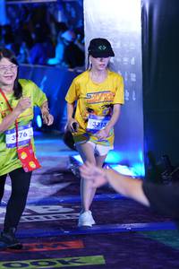 BIB: 3313
                            <button type="button" onclick="openModal(26224913)" class="btn btn-primary btn-sm float-right btn-popup" data-toggle="modal" data-target=".modal-high-quality">
                        <i class="fas fa-shopping-cart"></i> Add to Cart
                    </button>
                                            <button type="button" onclick="isThisMe(26224913, true)" class="btn btn-success btn-sm float-right btn-popup btn-isme hidden" data-toggle="tooltip" data-placement="bottom" title="นี่คือรูปของคุณใช่ไหม คลิกที่นี่เพื่อเอาเข้าอัลบั้ม">
                        <i class="fas fa-plus"></i> Add to album
                    </button>
                    <button type="button" onclick="isThisMe(26224913, false)" class="btn btn-warning btn-sm float-right btn-popup btn-isnotme hidden">
                        <i class="fas fa-ban"></i> Remove from album
                    </button>